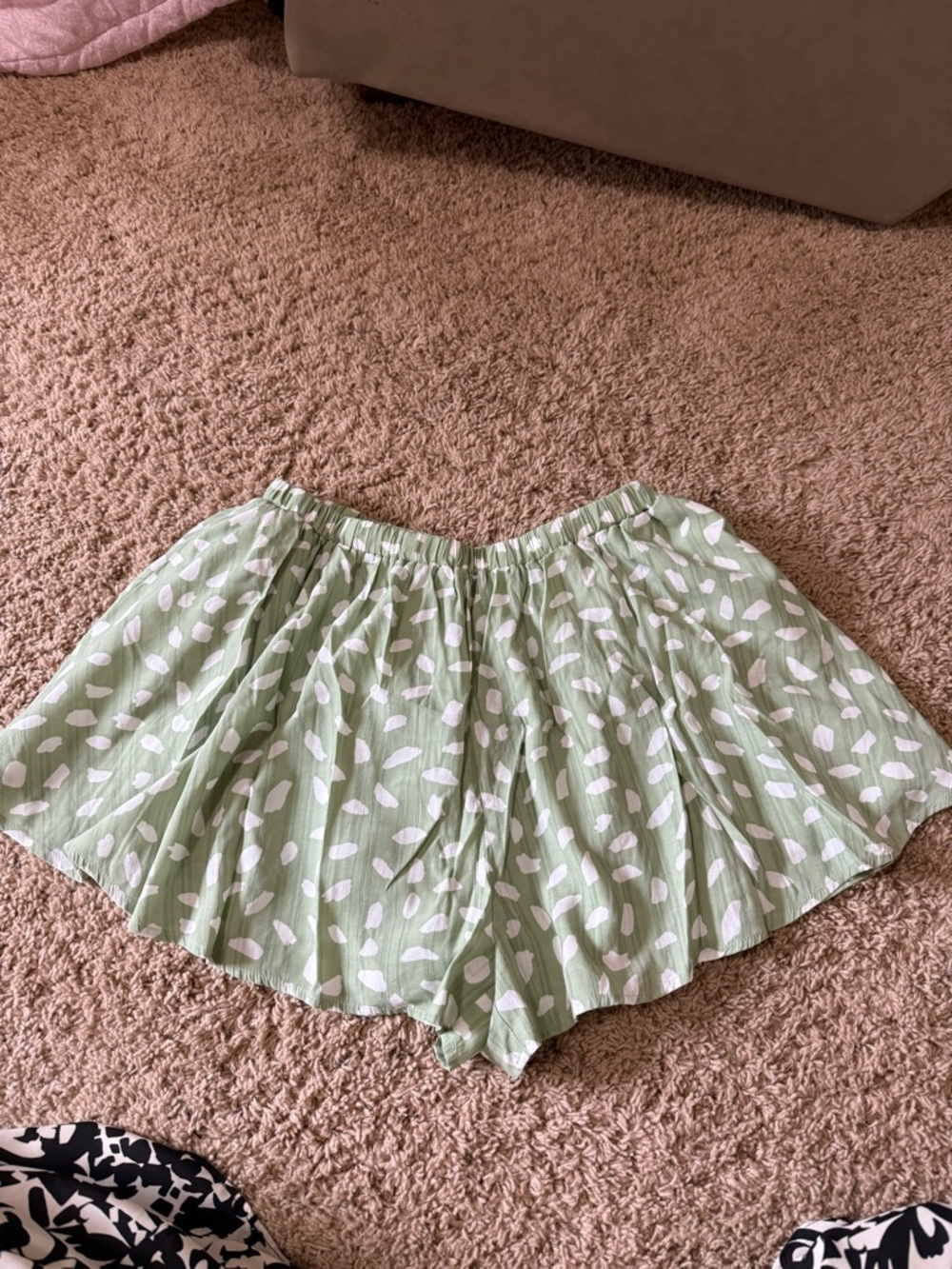 Lulus Green & White Flowy Shorts - L